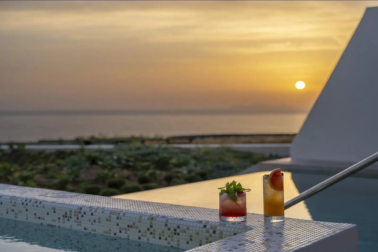 Santo Mine Oia Suites