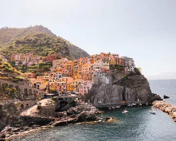 Couleur locale Italië - Cinque Terre Manarola kleurrijk vissersdorpje