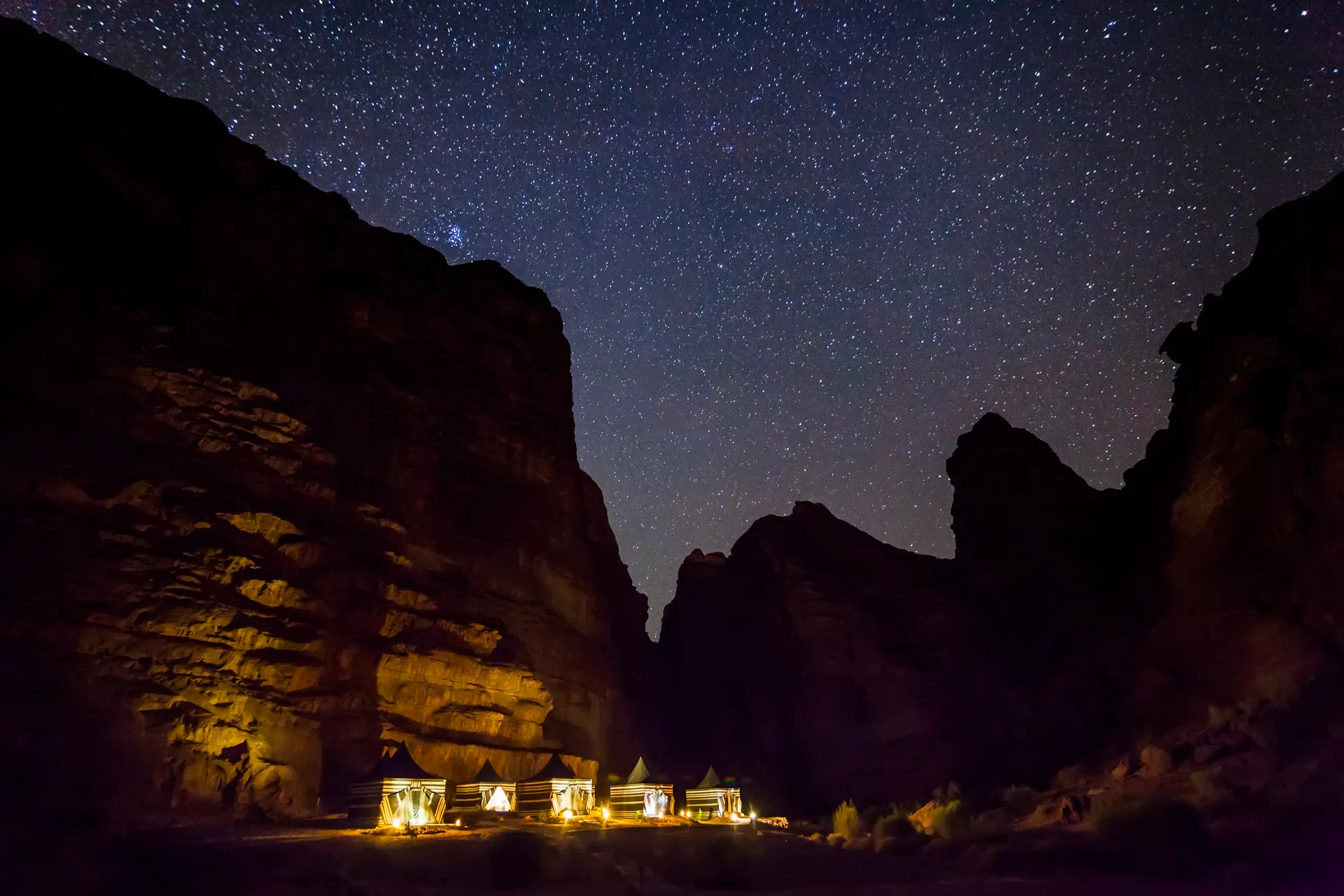 De sterrenhemel in Wadi Rum is prachtig