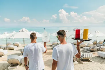 Blue Carpet Luxury Suites - Beachbar
