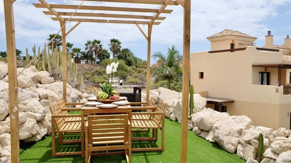 Villa Amarilla Golf - Verhoogde dining plaats in de tuin