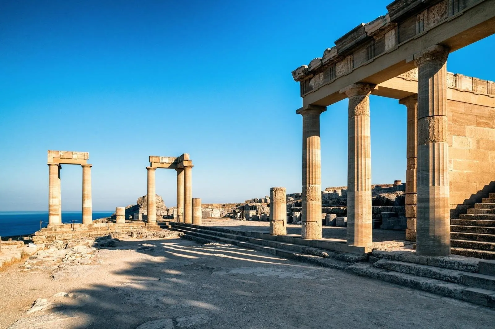 Fly-drive Rhodos East meets West