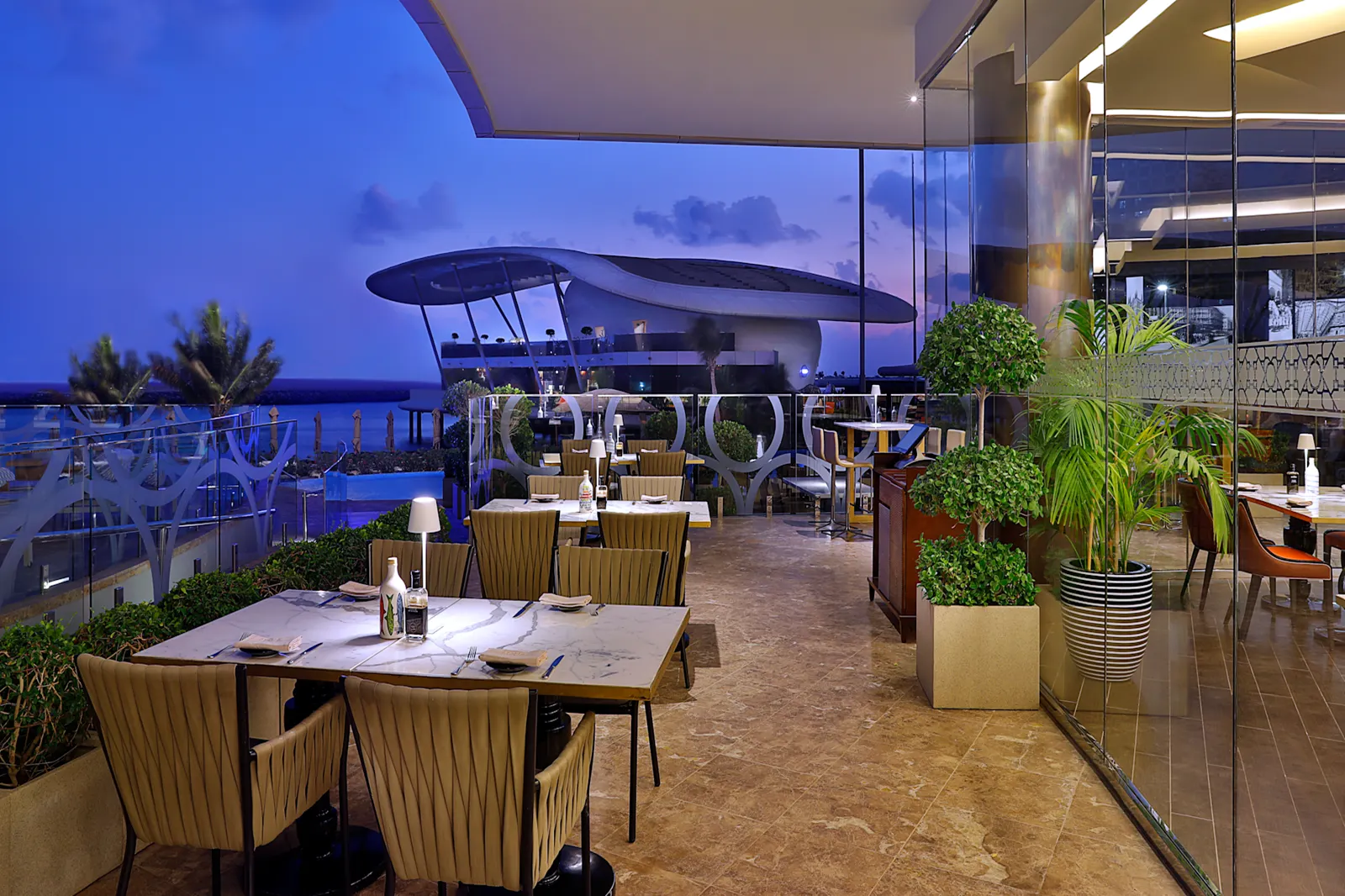 Conrad Etihad Towers (Abu Dhabi) - Sole Restaurant - Terrace Seating Area