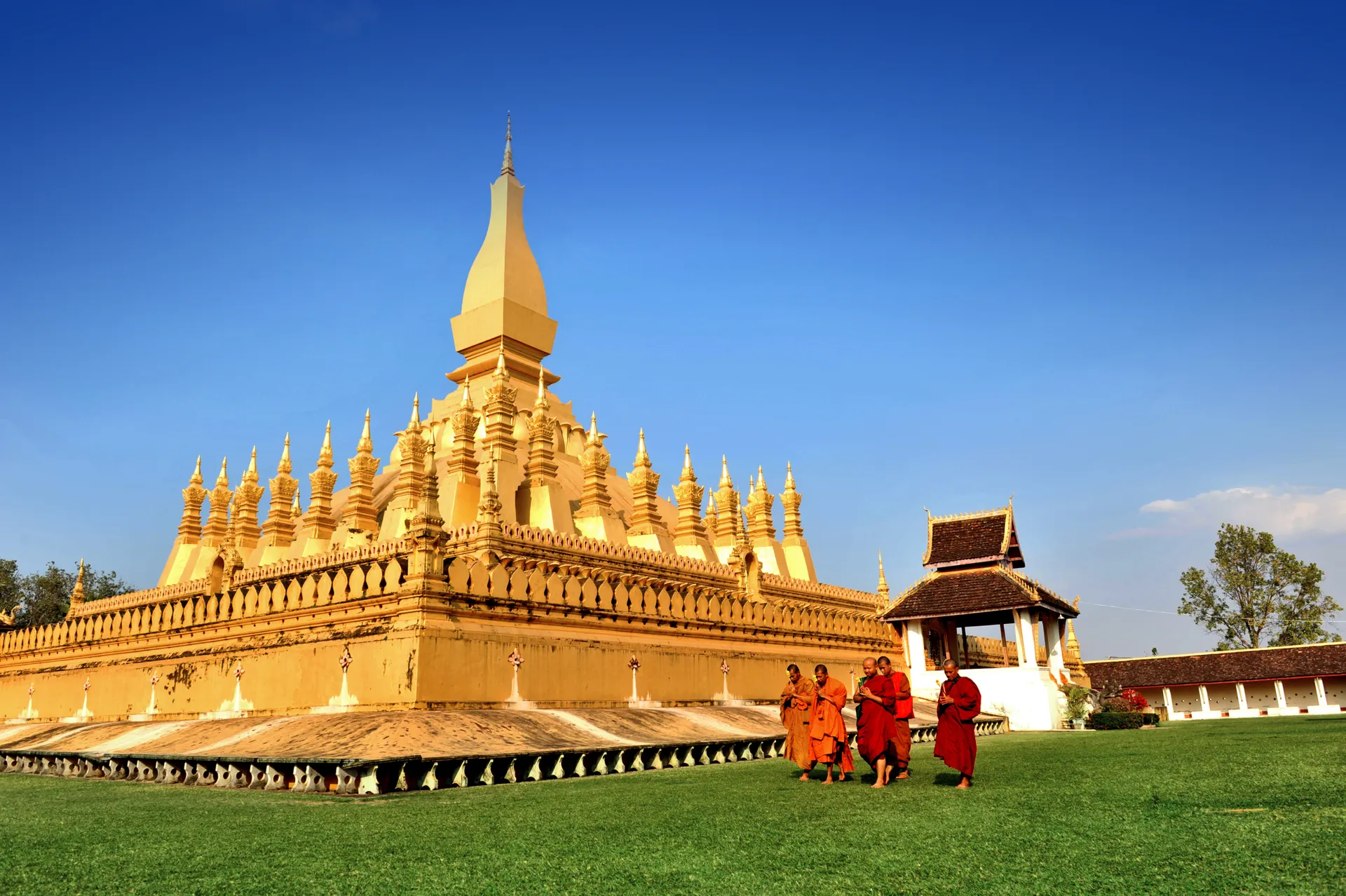 &Olives-Laos-Luang Prabang-Wat Phra Dat Luang2