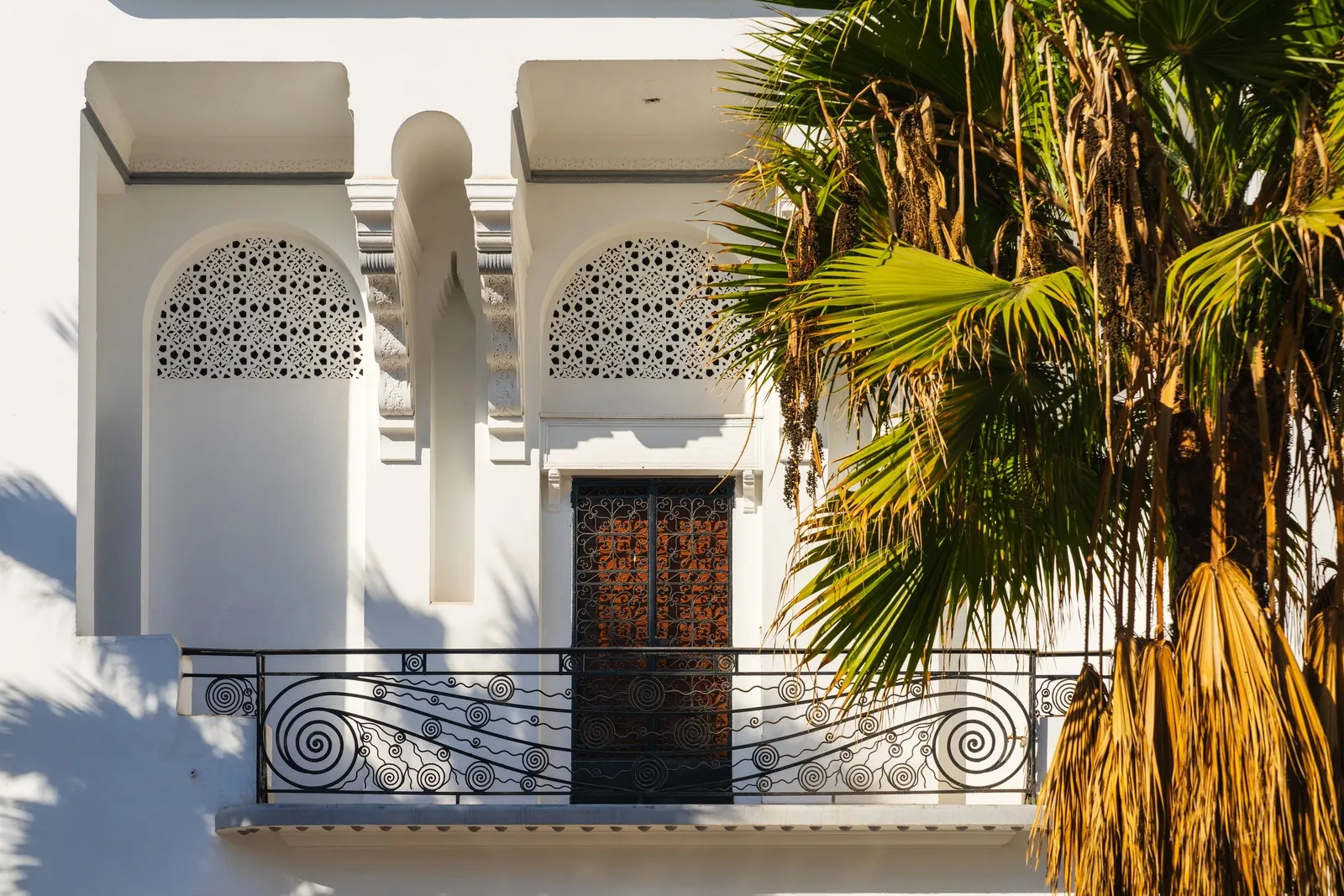 &Olives Morocco Mooie oude Art Deco huis balkon in de Ville Nouvelle van Casablanca