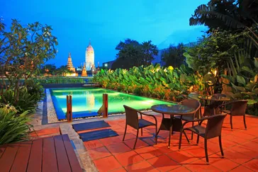 AndOlives-Thailand-Ayutthaya-pool