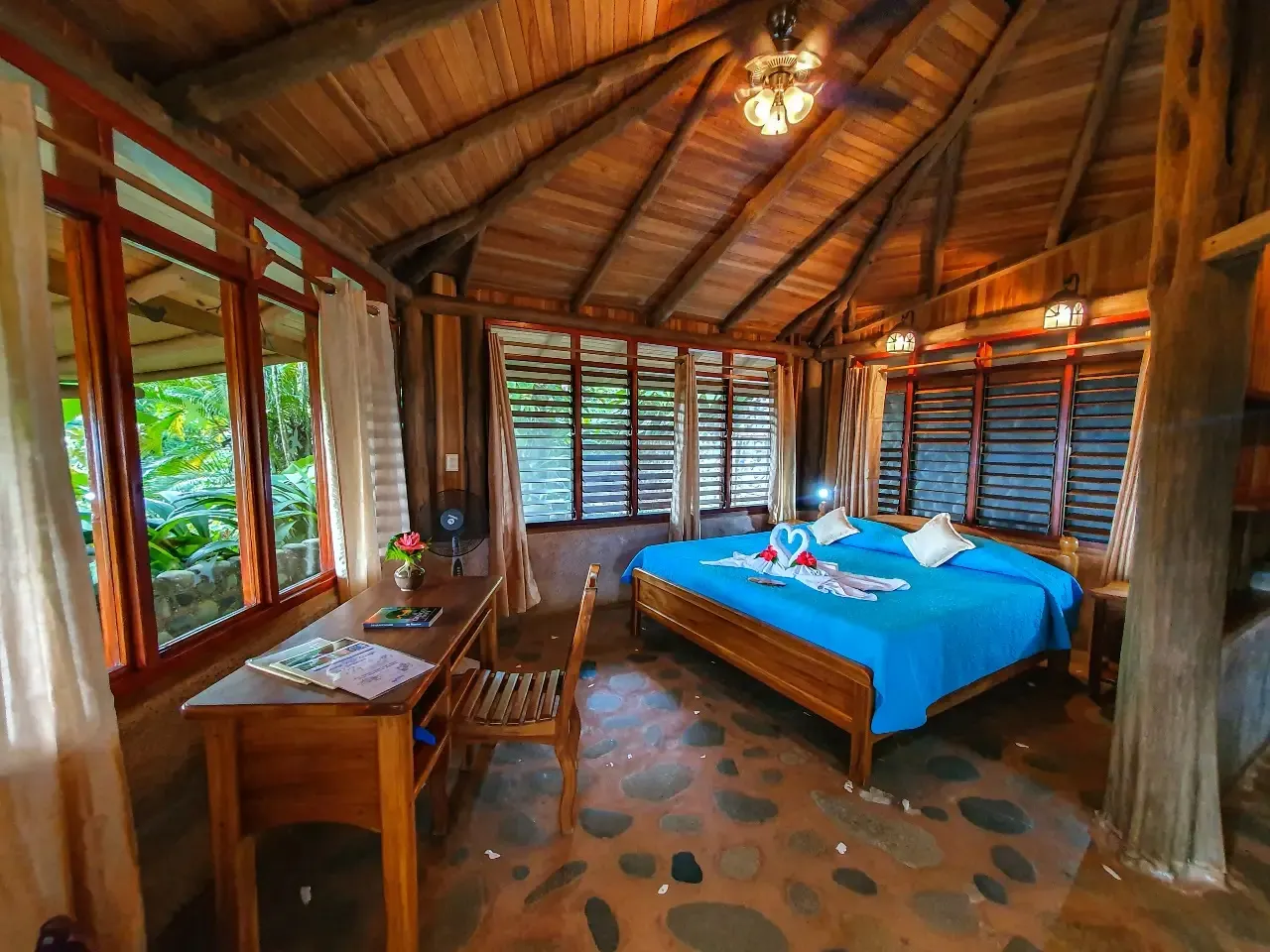 &Olives Uvita LaCusingaLodge Room2