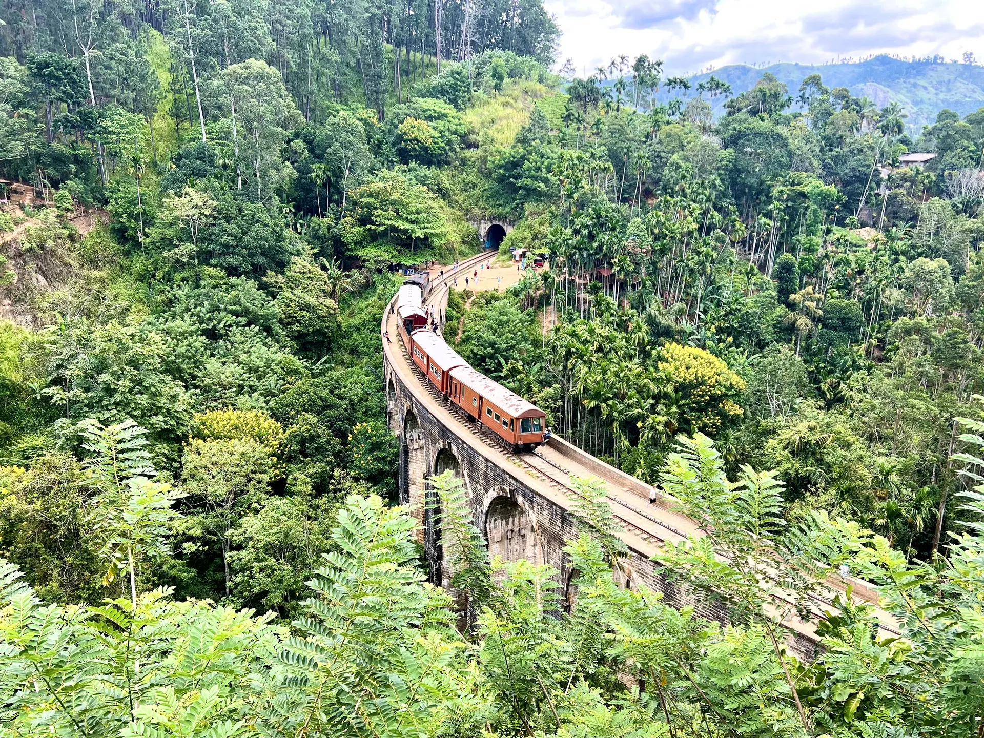 Nine arch bridge, Ella