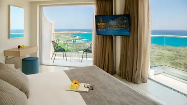 Luxe kamer in het Nissi Blu hotel in Ayia Napa, Cyprus