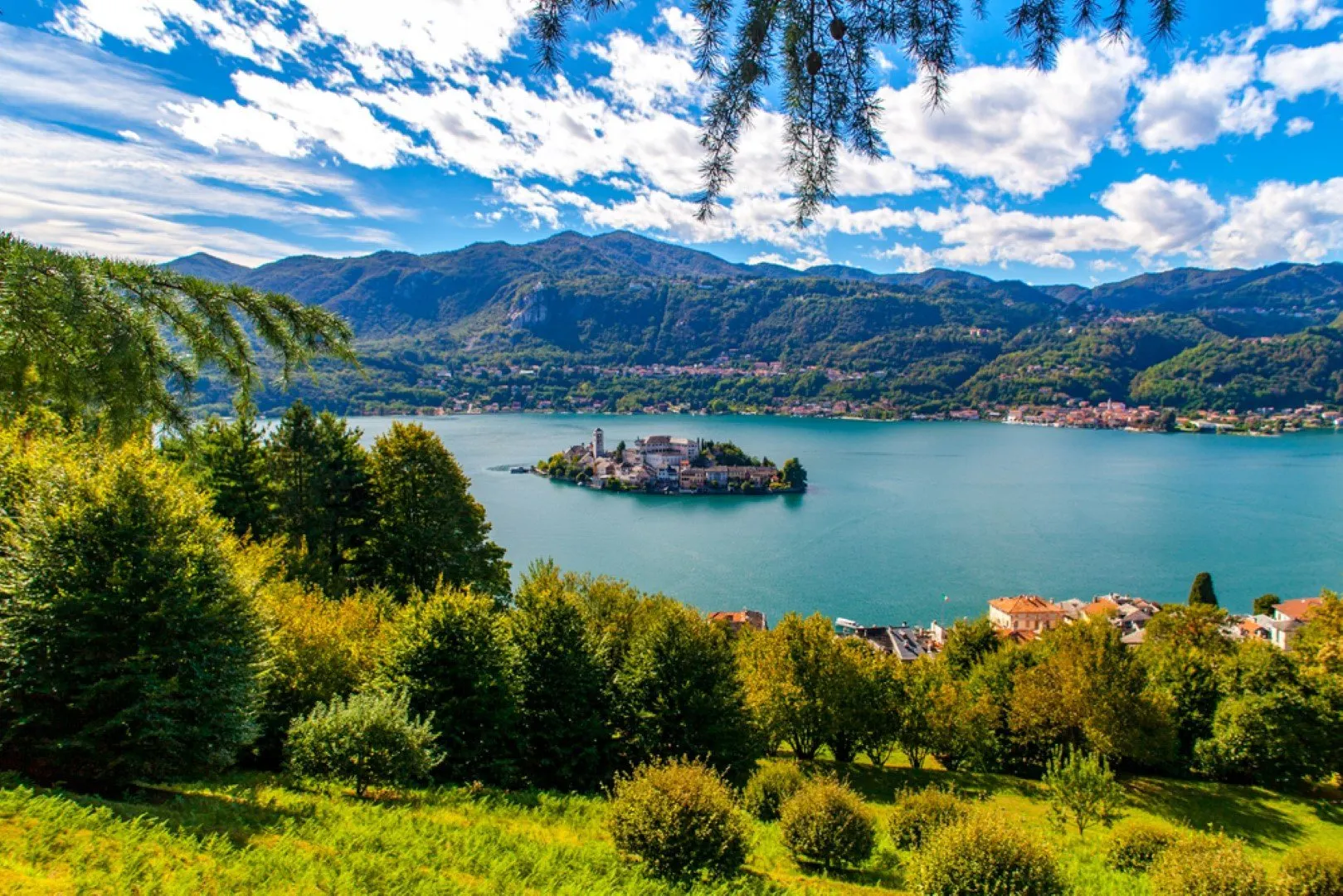 Autorondreis Italiaanse meren tussen de Alpen