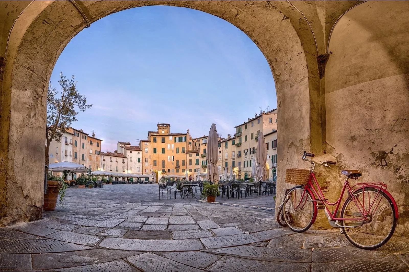 Fly-drive van Florence tot de Tyrreense Kust 14 dagen - Lucca